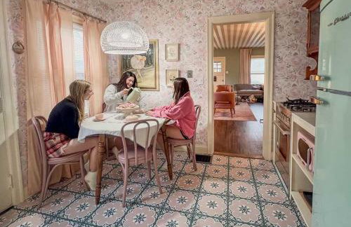 Peaches and Cream Coffee and Confetti Villa - Foto 1