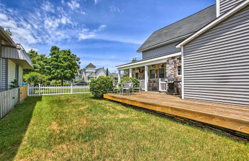 Elegant Stone Cottage Steps to Crystal Lake Beach - Foto 24