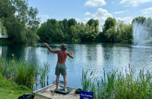 Luxury Kingfisher Lodge, Isis Lake, within the Cotswold Waterpark - Foto 41