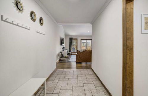 Rustic Outlaw Secluded Escape with Stunning Views - Foto 15