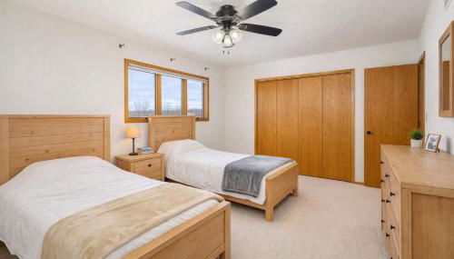 East Side 3 Br 2 full bath King Bed - Foto 4