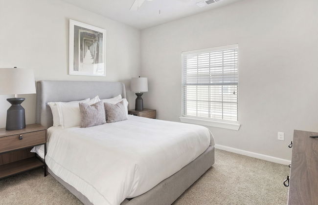 Westpointe Drive Apartments by Landing - Photo 8