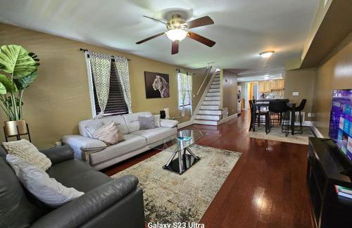 Two Story Queen Primary - Foto 27