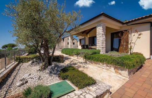 Einzigartige Villa mit Salzwasserpool, Panoramablick, Bikes, Trampolin, Tischtennis - Foto 4