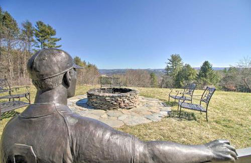 Timeless Red Sox Retreat with Scenic Mountain Views! - Foto 30