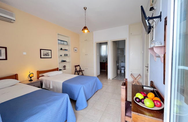 Hotel Elena - Photo 5