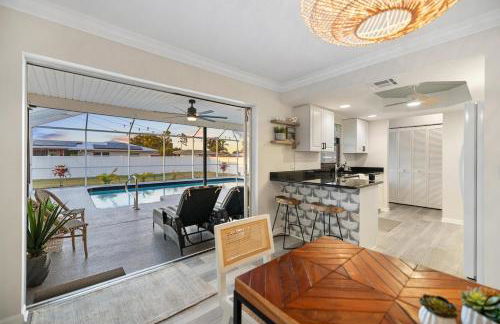 Stylish coastal retreat with Heated Saltwater pool - Foto 20