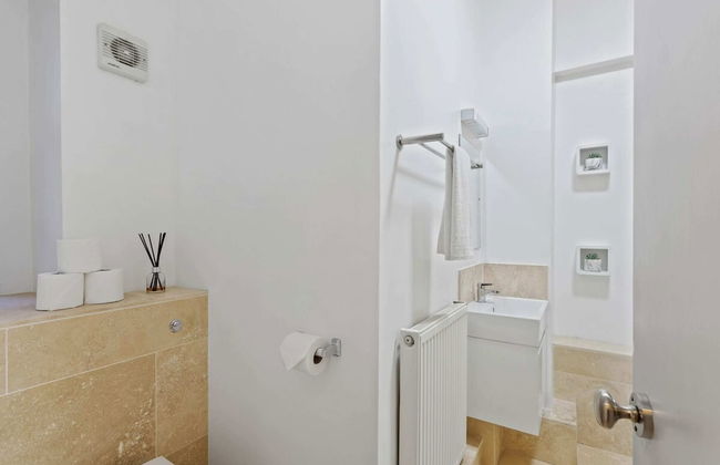 Trendy 1 Bedroom Apartment in the Heart of London - Photo 14