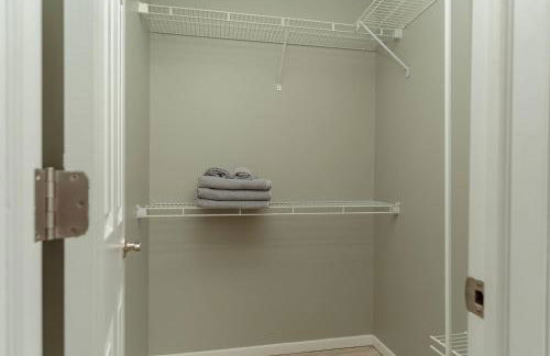 Huge, One Bedroom Apartment with Balcony - Foto 23