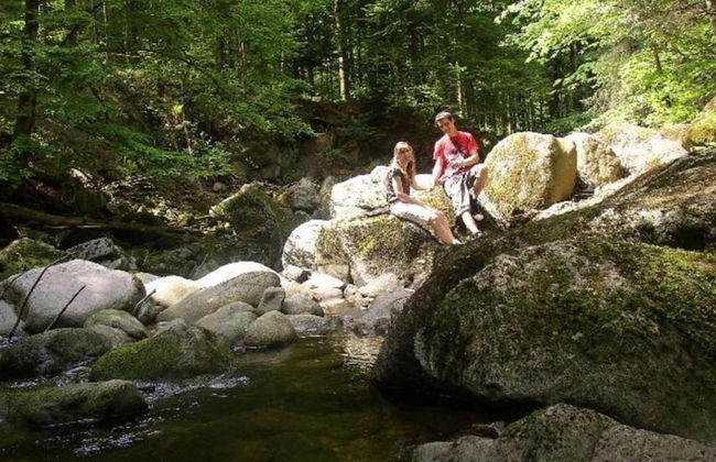 Sunny Apartment With Pool - Photo 37