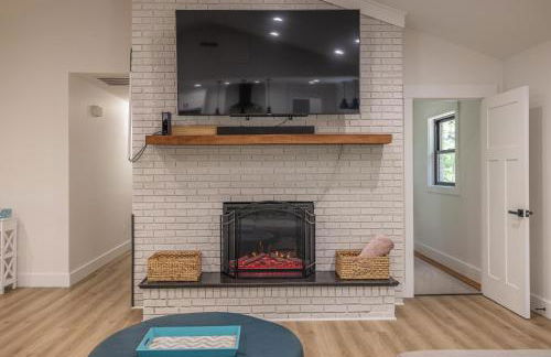 Mid-century Modern Impeccable Remodel with Hot Tub - Foto 22