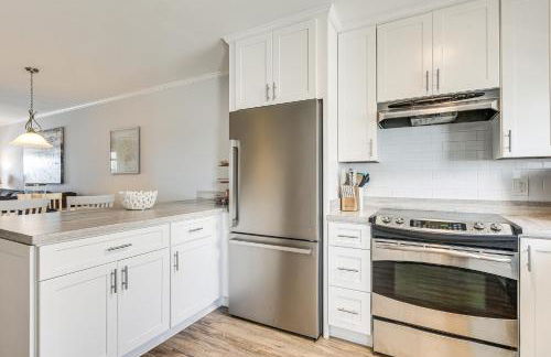 Ocean Isle Beach Condo with Balcony Steps to Shore! - Foto 12