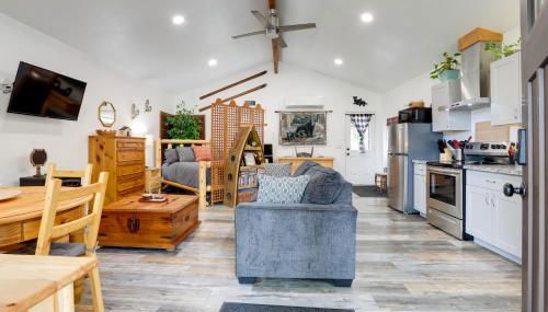 Cozy Cottage with Park Pass, 1 Mi to Jenkinson Lake! - Foto 4