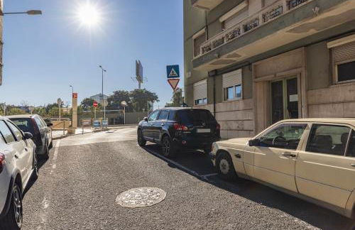 New Apartment by the Metro - Photo 28