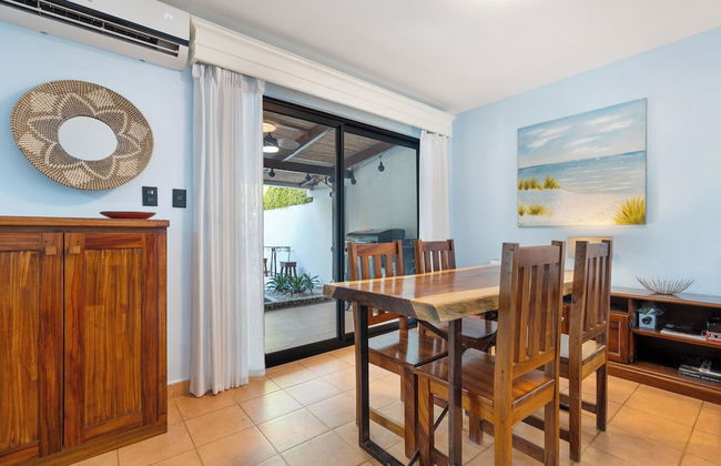 Spacious Home w/ Private Pool & Covered Patio Near the Beach - Foto 18