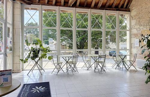 Terres de France - Appart'Hôtel La Roche Posay - Foto 6