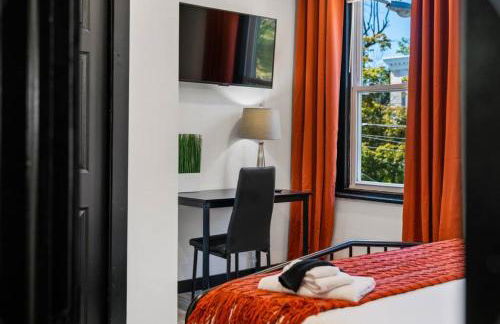 Charming 2BR Philadelphia Retreat with Free Parking - Foto 14