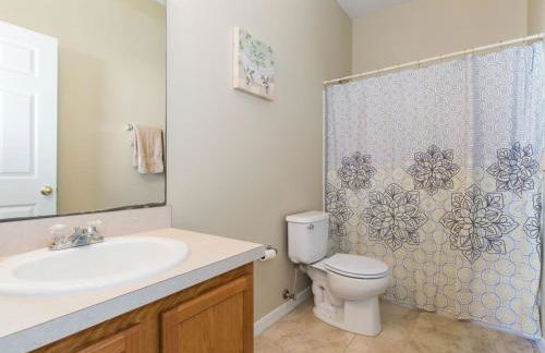 8 miles to Disney, 20 miles Universal, private pool, pool table, washer, dryer, cable, wifi, roku - Foto 17