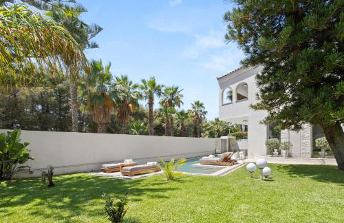 Luxury Villa with Pool, BBQ & Garden in Vouliagmeni - Foto 3