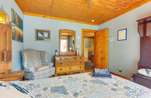 Huge Waterfront Home with Dock on Lake Wallenpaupack - Foto 17