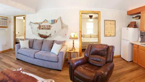 Lakeside Retreat - Romantic Cabin - Resort Pool, Dock, Fire Pit! - Foto 4