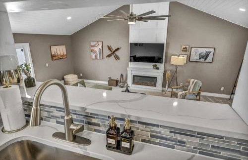 Swim and Relax In our Pool and Hot Tub and Recently Renovated - Photo 27