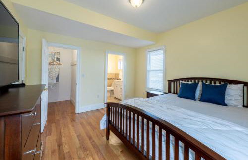 90 - 4BR Dorchester - Sleek Apt near Marina Bay - Photo 9