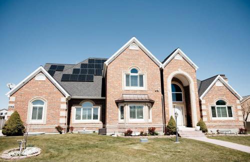 Large & Spacious Home, Sleeps 23+ near SLC - Foto 31