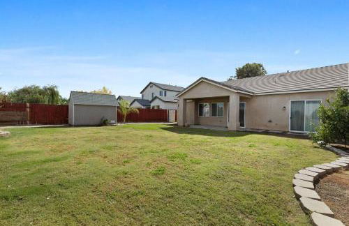 Stylish Silver Falls 4BR KING Master Game Room - Photo 31