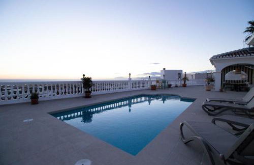 RD01 Villa Atalaya by HolidayAndaluz - Photo 42