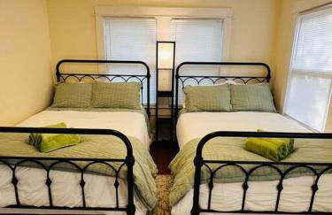 4 Bedroom DC's Best Location with Parking, Walk to Clarendon Metro, Shopping and Nightlife! - Foto 19