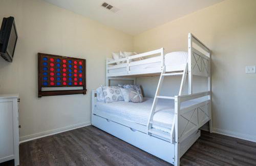 Deep Blue Yonder - Ping-pong! Bikes! Games! Cute and cozy 3-bed, 2-bath home in the heart of Crystal Beach! - Foto 5