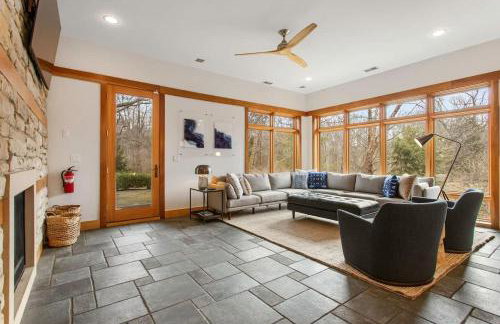 Beautiful Lakescape-4 BR Home with Heated Pool & Rec Space-Family Friendly - Foto 6