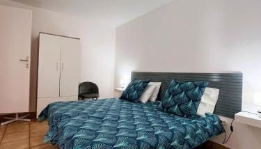 Casa Pão - 5 mins from Machico centre with private parking - Foto 4, wardrobe