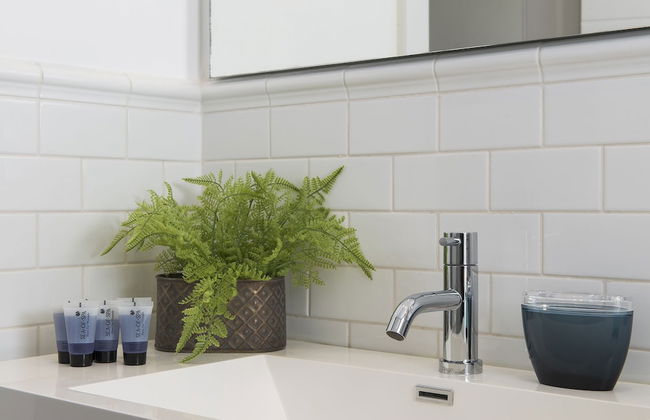 Bauhaus Boutique by TLV2rent - Photo 73