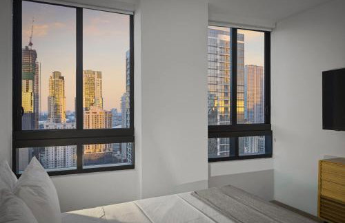 Upscale Downtown Condo Pool Gym & Skyline Views - Foto 21