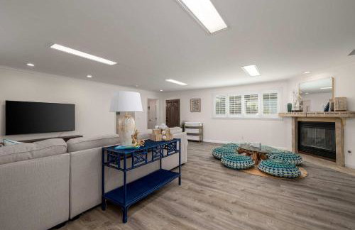 Huge House with Pool! Sleeps 16 - BBQ - Shuffleboard - Foto 7