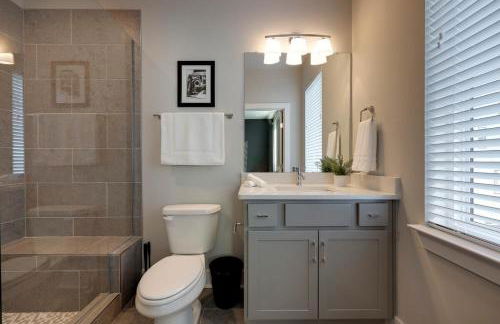 New Lux Townhome 6 mins to DT Rooftop Sleeps 12 - Foto 34
