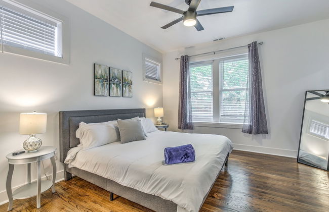 Expansive Downtown Home | JZ Vacation Rentals - Photo 6