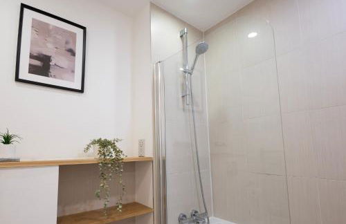 1BR River View - Parking - Sleeps 4 - Foto 24