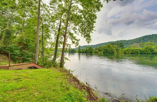 Flippin Home with Fire Pit Walk to White River! - Foto 28