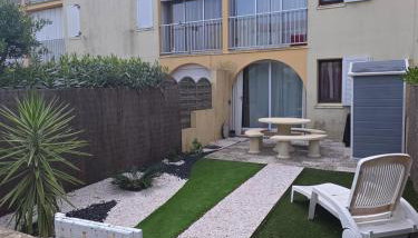 Appartement T2 avec son rez de jardin de 40 m2 5 couchages 250m de la plage et 15km de l'Arena - Foto 4