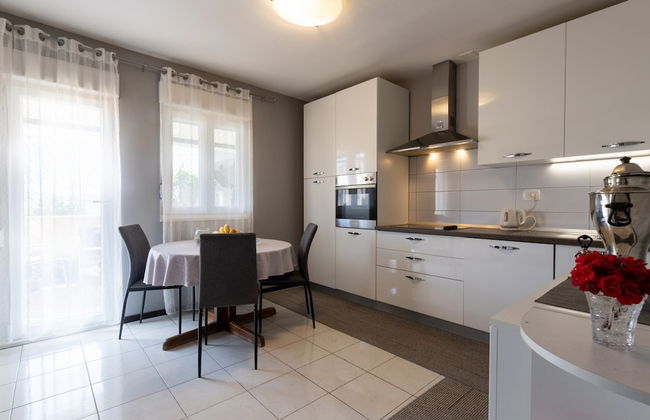 Kasteline Elegant Apartment With Balcony - Foto 4