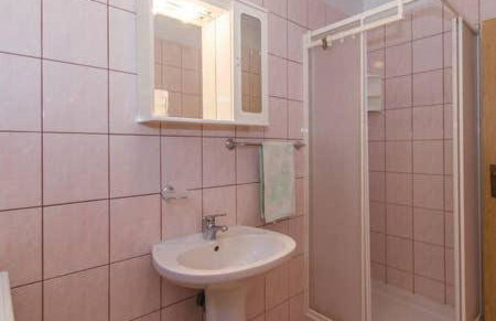 Apartment Quiet Getaway - Photo 11