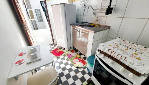 Kitnet Aconchegante com Varanda e Cozinha - Foto 4, stove, toaster, minibar