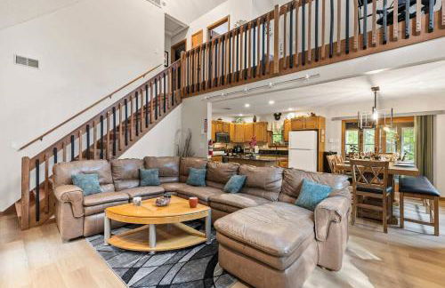 Pocono's Resort | Fire Pit, Jacuzzi, Winter Sport - Foto 11