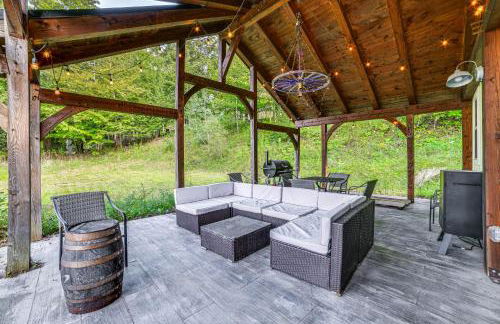 Home with Private Dock Near Colgate University - Photo 2