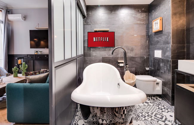 The Royal Elysée Suite - Photo 17