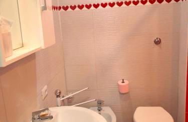 LA CASA DI CARTA red - Foto 17