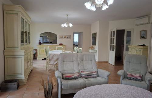 Villa Nicole avec piscine & jardin privés, parking dans le cœur du Luberon, proche Gordes, Roussillon, Goult, Bonnieux - Foto 11